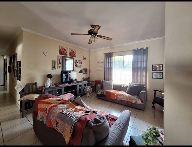 3 BEDROOM TOWNHOUSE FOR SALE IN BERGSIG